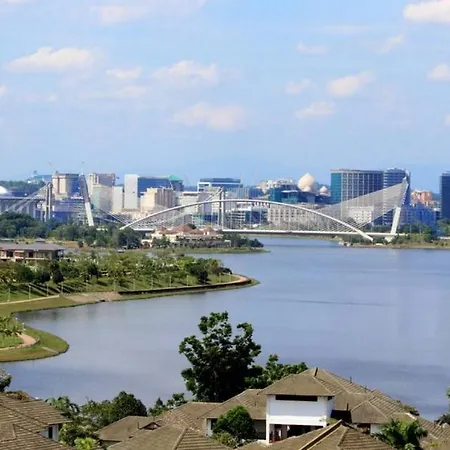 Lakeview Duplex Apartment Free Wifi And Netflix Cyberjaya Exterior photo